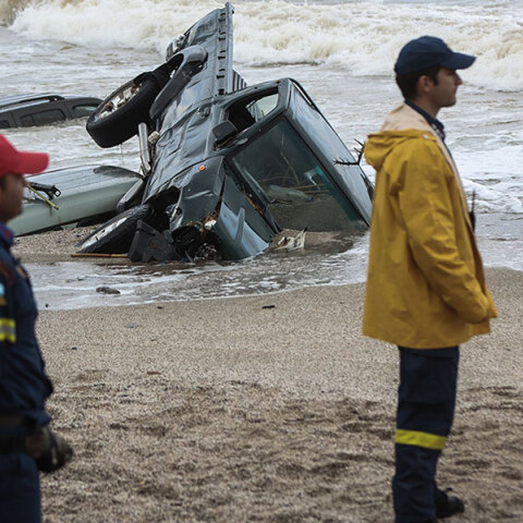 Αυτοκίνητο στην Αγία Πελαγία Κρήτης έχει παρασυρθεί στη θάλασσα