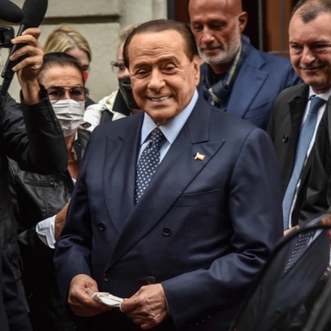 Μπερλουσκόνι: «Θα είμαι σύμβουλος της Μελόνι, μου το ζήτησε η ίδια»