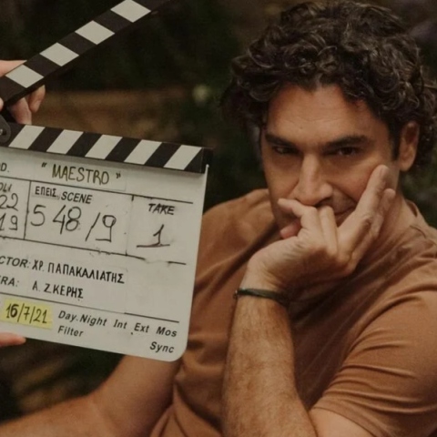 O Χριστόφορος Παπακαλιάτης στα γυρίσματα της σειράς Maestro 