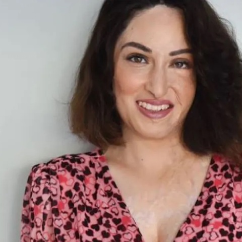 Ιωάννα Παλιοσπύρου για νέα επίθεση με καυστικό υγρό: Με αναστατώνει και με συνθλίβει πραγματικά