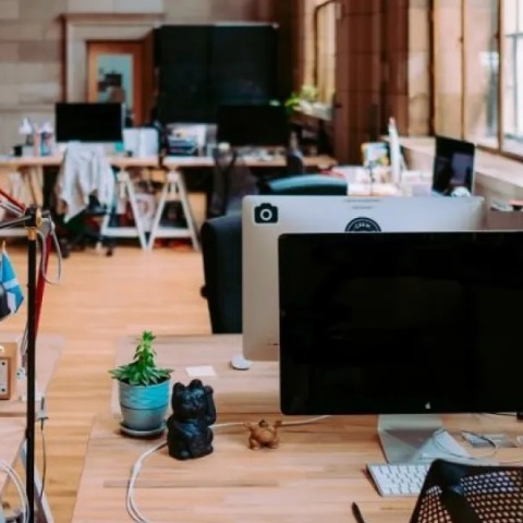 Ο πληθωρισμός μειώνει την οικονομική δραστηριότητα στην Ευρωζώνη