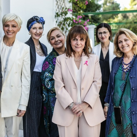 Η Κ. Σακελλαροπούλου υποδέχθηκε γυναίκες που νόσησαν από καρκίνο μαστού