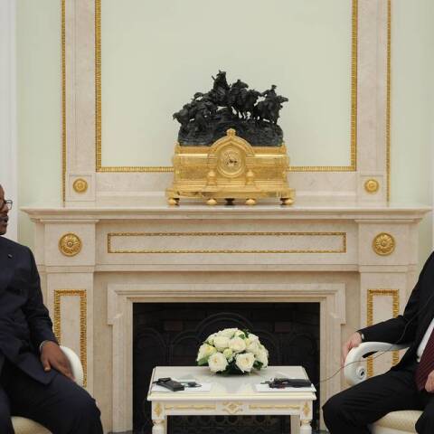 Το Κρεμλίνο κατηγορεί την Ουκρανία ότι είχε αποσυρθεί τον Μάρτιο από τις συνομιλίες με τη Ρωσία «με εντολή» των ΗΠΑ- 