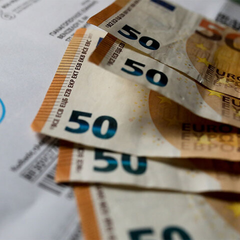 Λογαριασμός ΔΕΗ - χρήματα