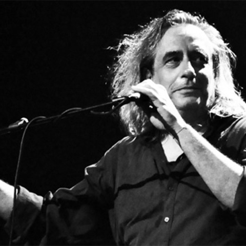 Ο Γιάννης Αγγελάκας