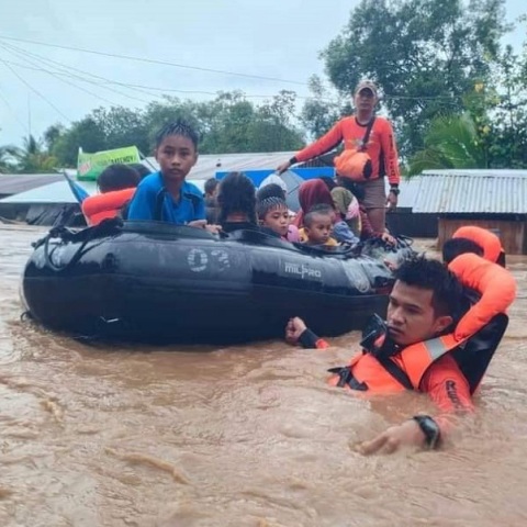 Τουλάχιστον 72 νεκροί στις Φιλιππίνες από την τροπική καταιγίδα Νάλγκε