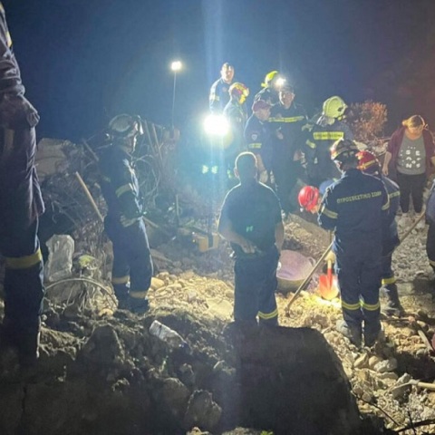 Πώς έγινε η τραγωδία με τον βράχο που καταπλάκωσε τα ενοικιαζόμενα στην Κρήτη