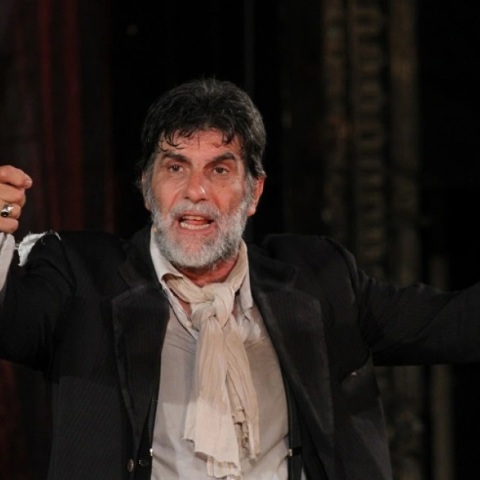 O Γιάννης Μπέζος βάζει «θετικό πρόσημο στον Κ. Μητσοτάκη»