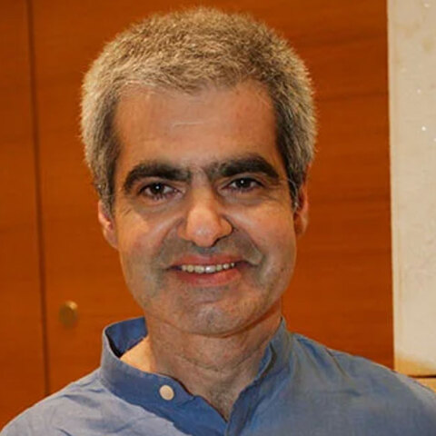 Ο συγγραφέας Βασίλης Παπαθεοδώρου ήταν επικεφαλής παιδικού τμήματος στις Εκδόσεις Καστανιώτη