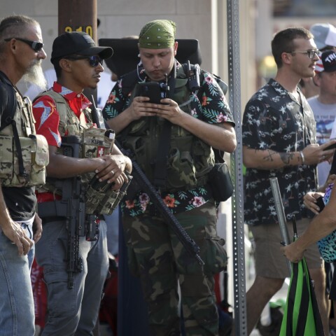 Boogaloo Bois: Οι ακροδεξιοί των ΗΠΑ με τον βαρύ οπλισμό και τα χαβανέζικα πουκάμισα