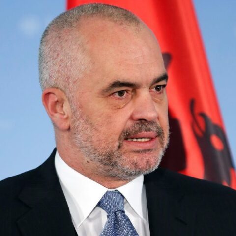 Ο Έντι Ράμα κατηγορεί τη Βρετανία 