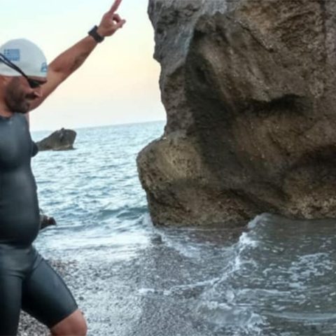 Ο Παραολυμπιονίκης Χαράλαμπος Ταϊγανίδης κολύμπησε από τη Ρόδο ως τη Σύμη