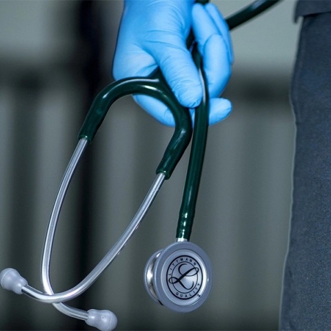 Eλεύθερη η γιατρός που χορηγούσε σκευάσματα ντόπινγκ σε αθλητές