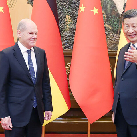 Όλαφ Σολτς και Σι Τζινπίνγκ σε συνάντησή τους στο Πεκίνο