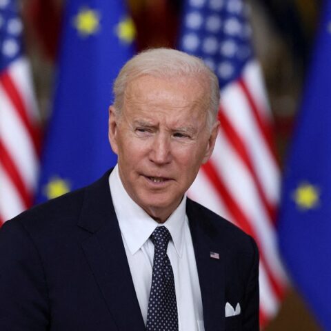 Τζο Μπάιντεν κατά Έλον Μασκ