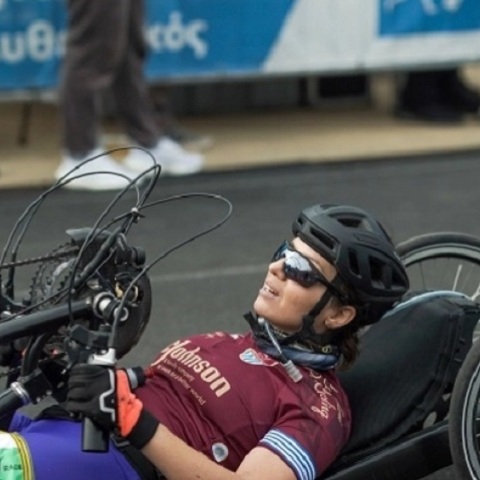 Αυθεντικός Μαραθώνιος Αθήνας: Η αθλήτρια παρατριάθλου Κατερίνα Σαράντη καταγγέλλει την αποκλεισμό της