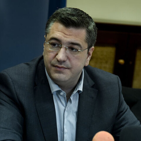 Απαγόρευσαν την είσοδο στον Απόστολο Τζιτζικώστα<