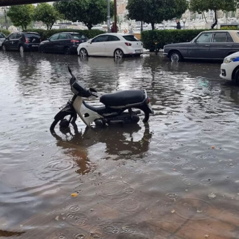 Πλημμύρες στον Πειραιά προκάλεσε η κακοκαιρία EVA