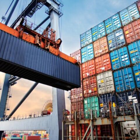 - Αρνητικό ρεκόρ στο εμπορικό έλλειμμα