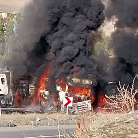 Κόλαση φωτιάς στην Τουρκία μετά το τροχαίο με λεωφορείο και δύο φορτηγά