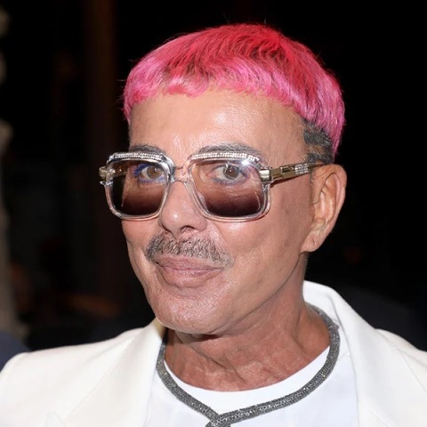 Ο Λάκης Γαβαλάς αποδομεί ξανά το GNTM: «Γίνονται διάσημες σαν λαμπτήρες» (βίντεο)