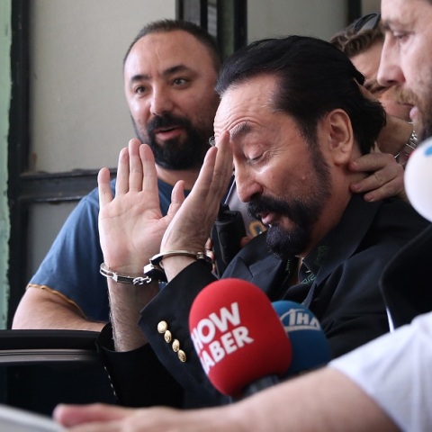 Κάθειρξη  8.600 ετών στον τηλε-ιεροκήρυκα «γκουρού» Αντνάν Οκτάρ