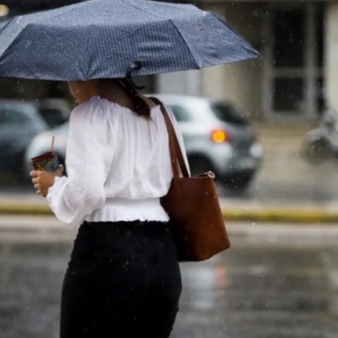 Νεφώσεις, βροχές και σποραδικές καταιγίδες την Πέμπτη 