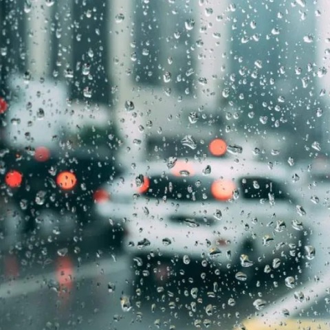 Προειδοποίηση Αρναούτογλου για έντοντες καταιγίδες σε τρεις περιοχές