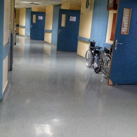 Διασωληνωμένη με αλλαντίαση γυναίκα σε νοσοκομείο στην Ελλάδα, σύμφωνα με τον ΕΟΔΥ