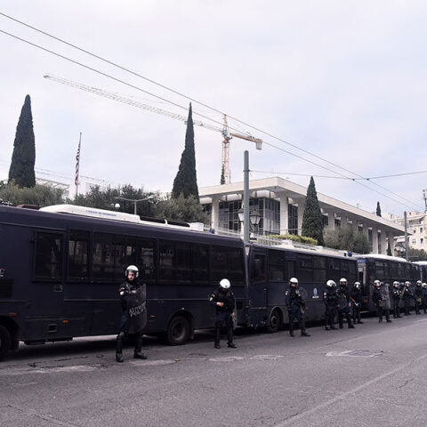 Επέτειος Πολυτεχνείου: Δρακόντεια μέτρα και κυκλοφοριακές ρυθμίσεις – Ποιοι δρόμοι κλείνουν, πώς κινούνται τα μέσα μεταφοράς
