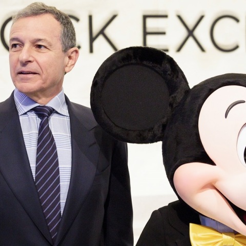 Disney: Ο παλιός είναι αλλιώς - Επιστρέφει ο Άιγκερ ως CEO