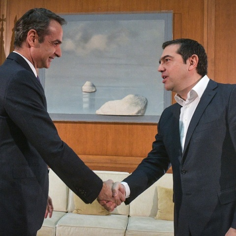 Δημοσκόπηση Interview: Στο 6,9% η διαφορά ΝΔ - ΣΥΡΙΖΑ