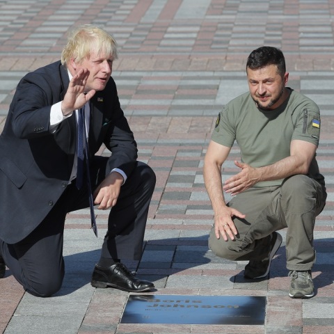 Μπόρις Τζόνσον: Η Γερμανία επιθυμούσε να παραδοθεί η Ουκρανία σε περίπτωση επίθεσης από τη Ρωσία