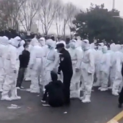 Επεισόδια στο μεγαλύτερο εργοστάσιο παραγωγής iPhone στην Κίνα