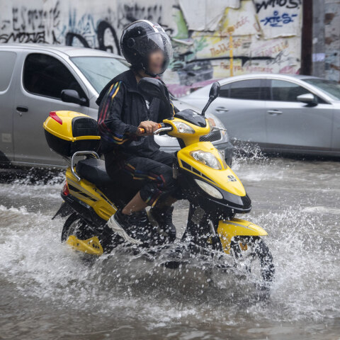Ο καιρός με τον Σάκη Αρναούτογλου: Βελτίωση την Πέμπτη – Τοπικές βροχές στα ανατολικά 