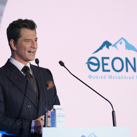 Ο κ. Σάκης Ρουβάς, παρουσιαστής της εκδήλωσης και brand ambassador του Θεόνη