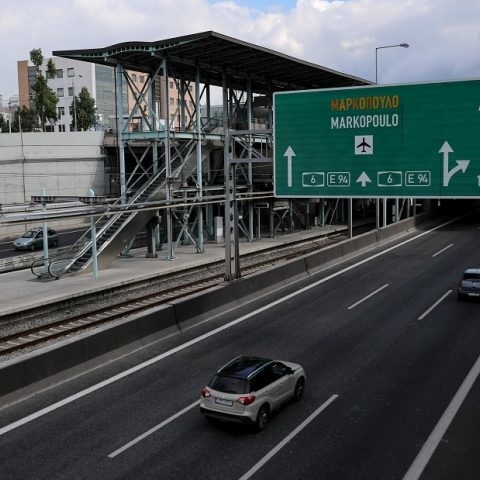 Mειώνονται τα διόδια στην Αττική Οδό, με τη νέα σύμβαση -