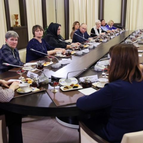 Ρωσία: «Βλαντίμιρ Βλαντιμίροβιτς, δώστε μας απαντήσεις»: Ο πόλεμος στην Ουκρανία μπαίνει στον 10ο μήνα και οι μητέρες και συγγενείς Ρώσων στρατιωτών ζητούν από τον Πούτιν απαντήσεις