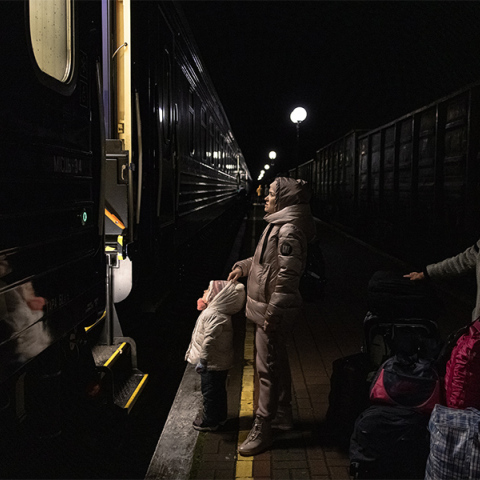 Άμαχοι εγκαταλείπουν τη Χερσώνα