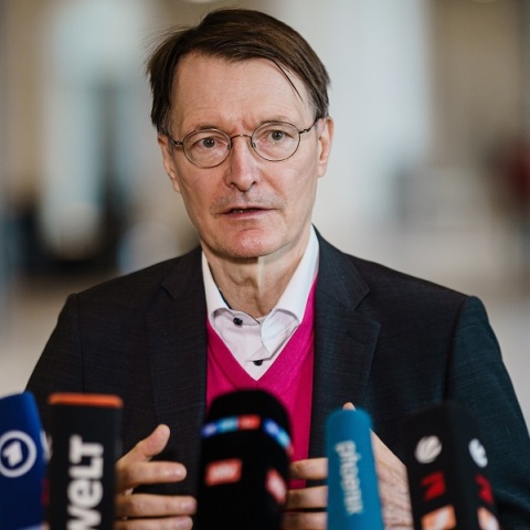 Γερμανία: Οργάνωση σχεδίαζε απαγωγή του υπουργού Υγείας και κατάλυση του πολιτεύματος