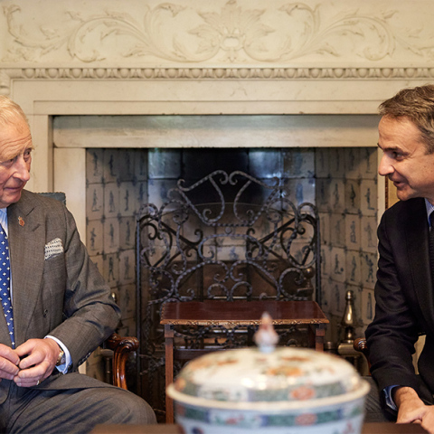 Ο Κυριάκος Μητσοτάκης μαζί με τον βασιλιά Κάρολο