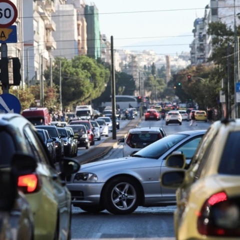 Πρόταση για απαγόρευση φορτοεκφόρτωσης εμπορευμάτων 9:00 με 21:00 για να μειωθεί η κίνηση στην Αθήνα