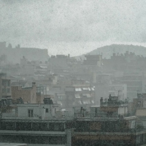 Ξεκίνησε ο χειμώνας: Βροχές και καταιγίδες την Τρίτη