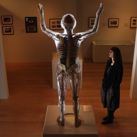 Μουσείο αποσύρει «ρατσιστική, σεξιστική και ακατάλληλη» συλλογή μετά από 15 χρόνια