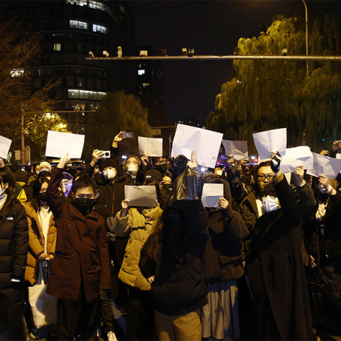 Το λευκό χαρτί έγινε το σύμβολο διαμαρτυρίας των Κινέζων