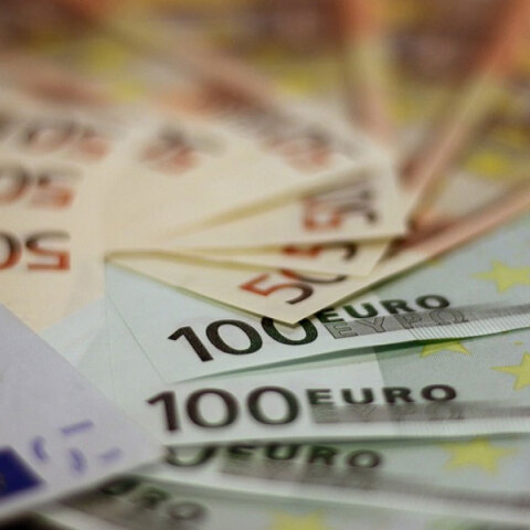 Συντάξεις Δεκεμβρίου καταβάλλονται σήμερα Δευτέρα (28/11) σε συνταξιούχους ασφαλιστικών ταμείων