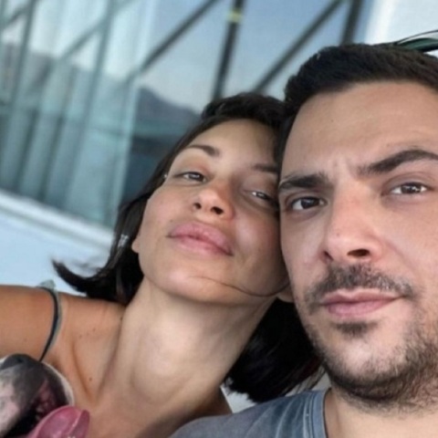 Η σύντροφος του Πάνου Νάτση μιλά για το «μοναχικό» πένθος (βίντεο)