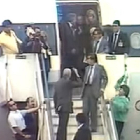 Η Δήμητρα Λιάνη αποκάλυψε το παρασκήνιο πίσω από το ιστορικό νεύμα του Ανδρέα Παπανδρέου