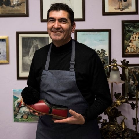 Τσαρουχάδες