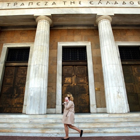 Συμφωνία Σταϊκούρα - τραπεζών: Τέσσερα μέτρα για δανειολήπτες και καταθέτες